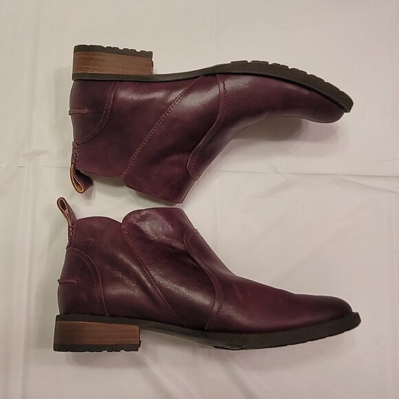 UGG Shoes - Ankle Booties Plum Merlot Color UGG Boots Size 6